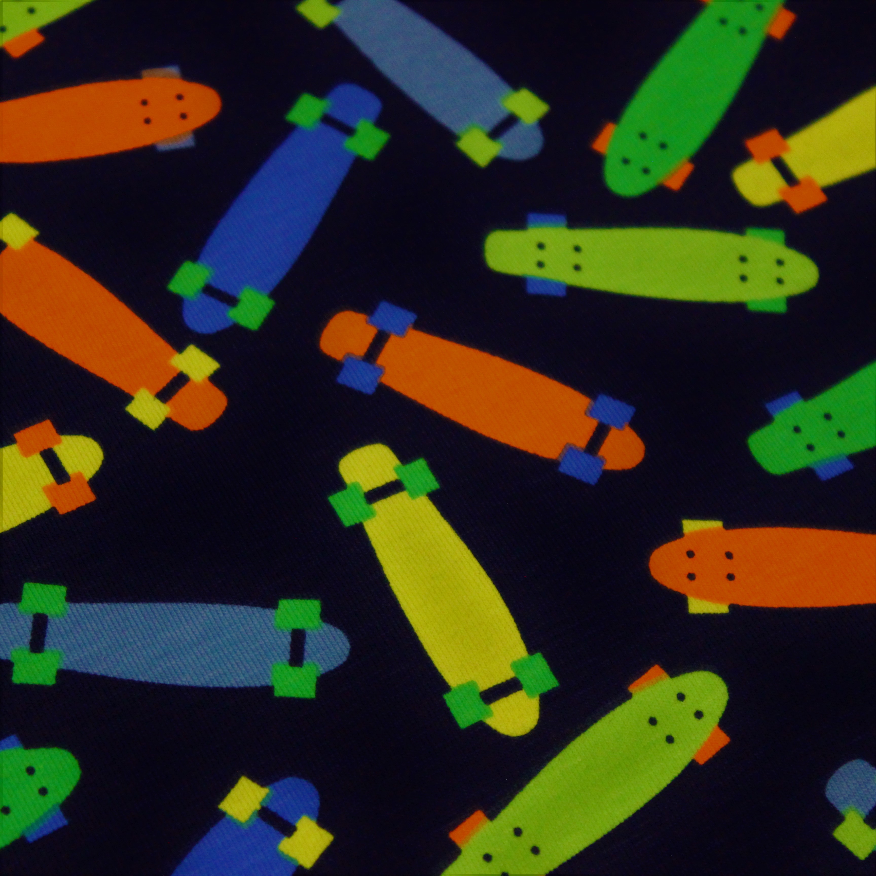 Neonové skateboardy - úplet